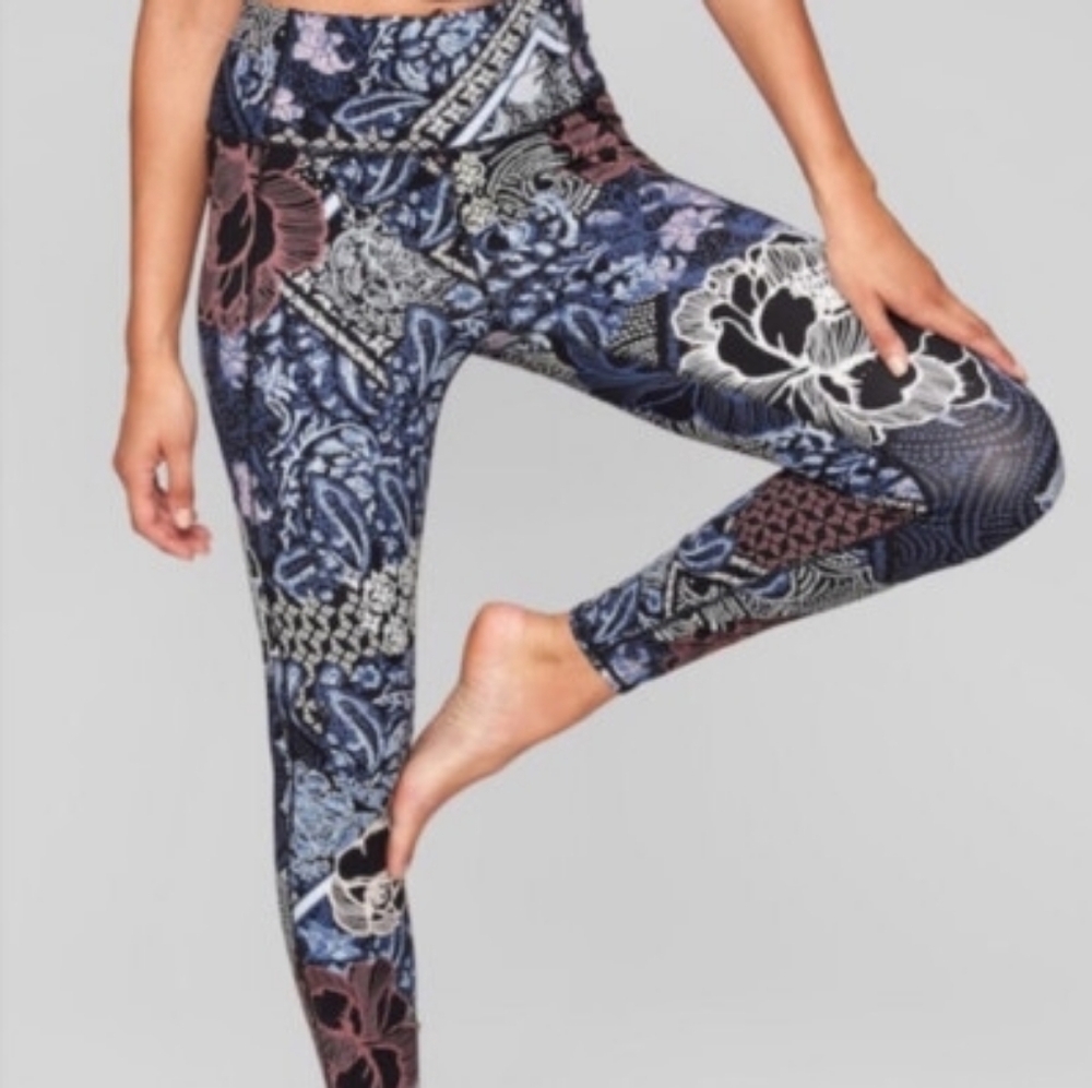 Athleta Salutation Stash Pocket II 7/8 Legging‎ Small Patchwork High Rise Yoga